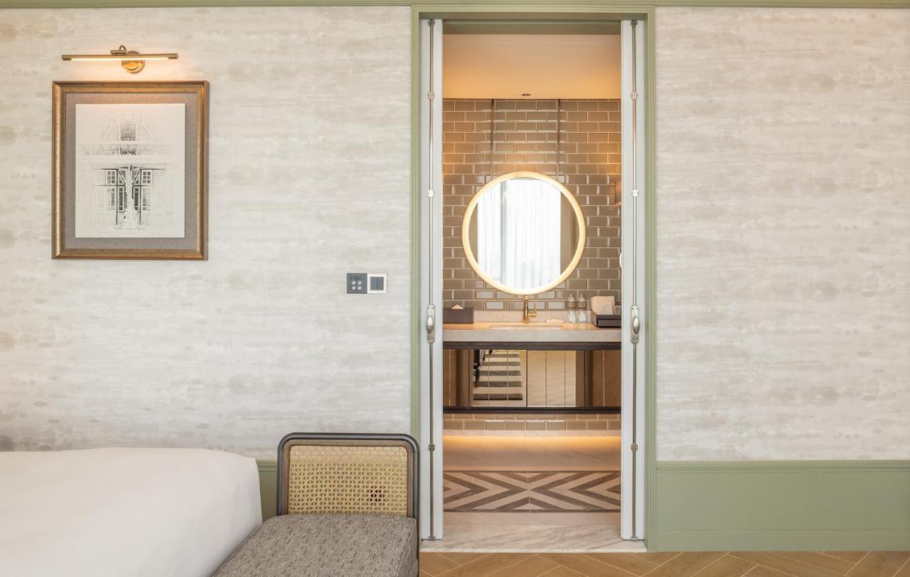 Eastin Grand Hotel Phayathai Banguecoque Exterior foto A pocket door